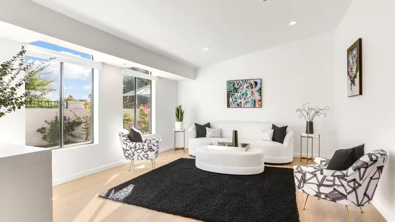 Photo of Livingroom in Racquet Club South