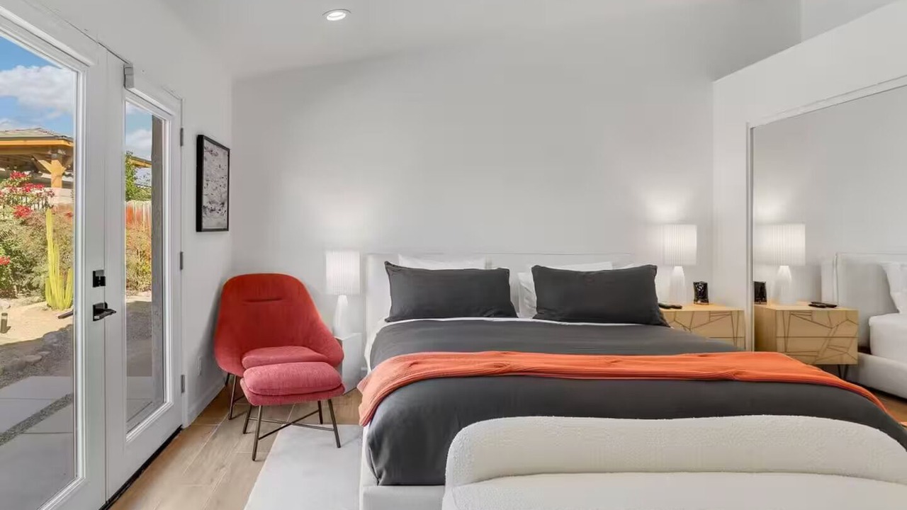 Photo of Bedroom in Racquet Club South
