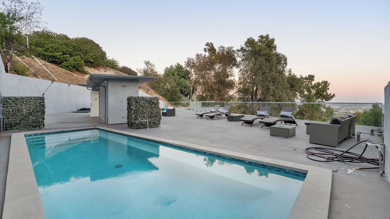 Photo of Outdoor in Hollywood Hills