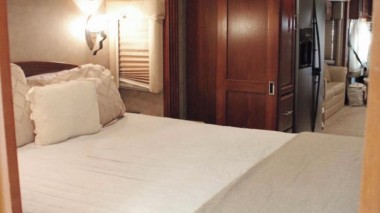 Photo of Bedroom in Needles