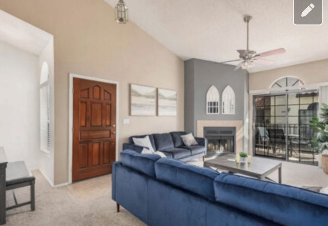 Photo of Livingroom in Central Scottsdale