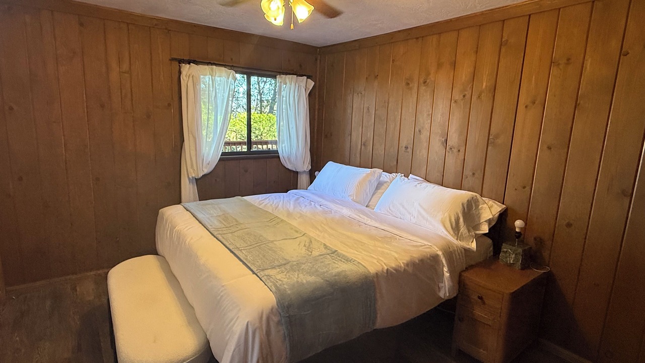 Photo of Bedroom in Arrowhead Villas