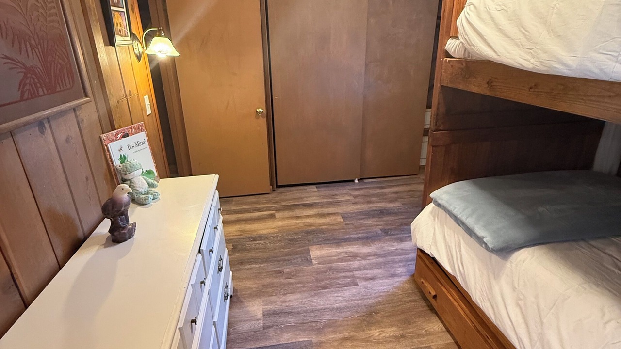 Photo of Bedroom in Arrowhead Villas