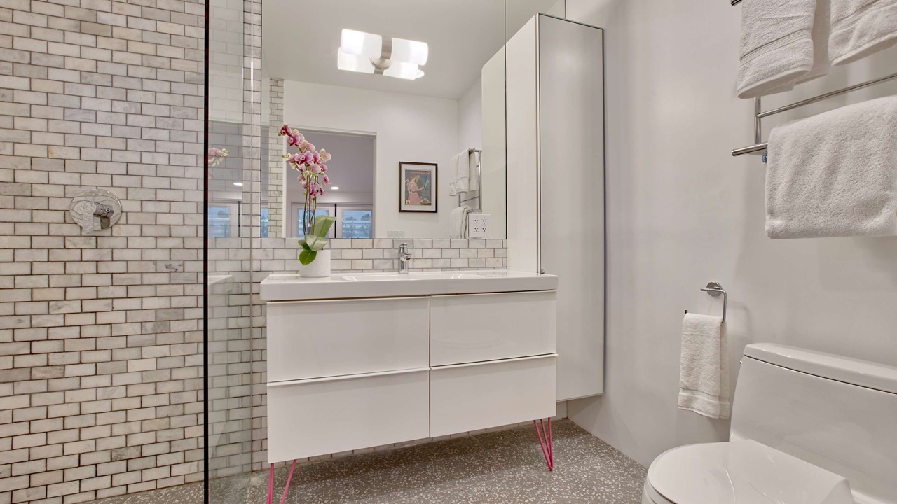 Photo of Bathroom in Racquet Club Estates