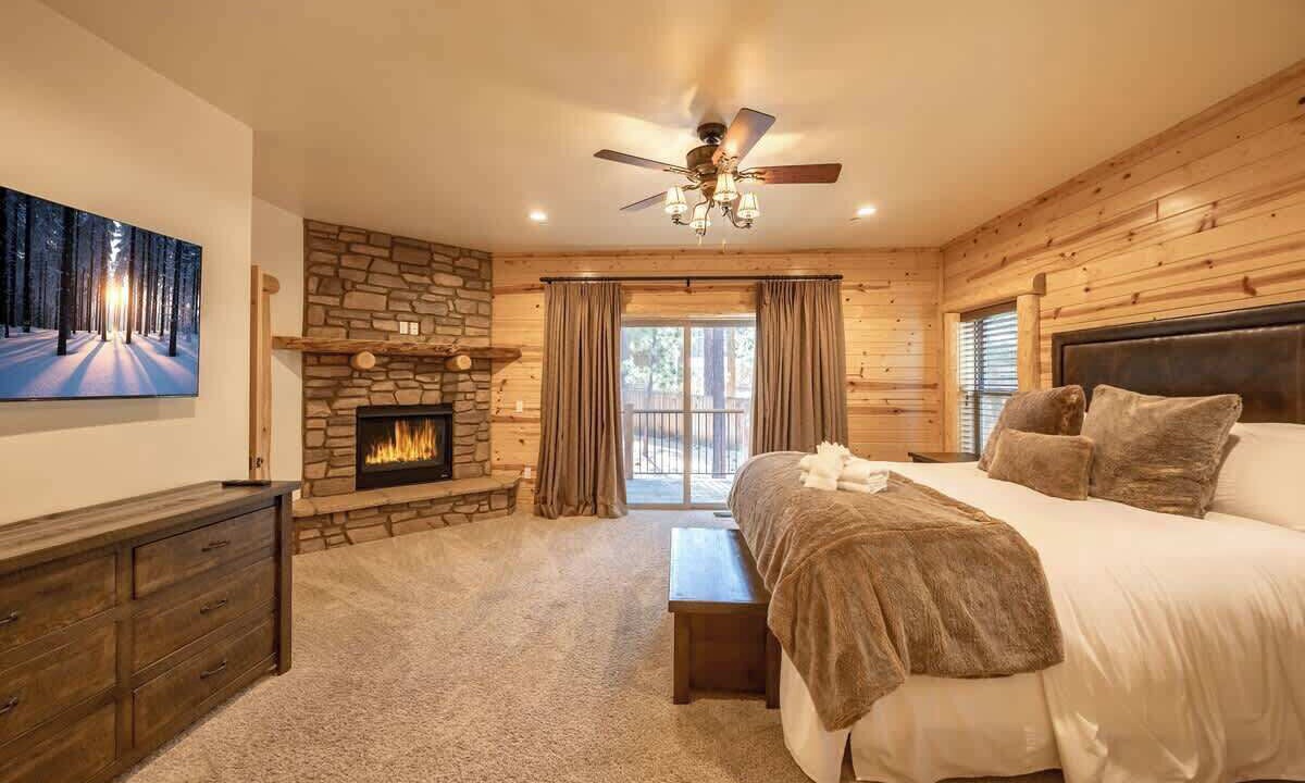 Photo of Bedroom in Summit Estates