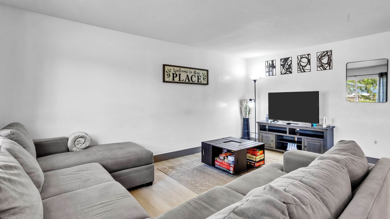 Photo of Livingroom in Nut Tree