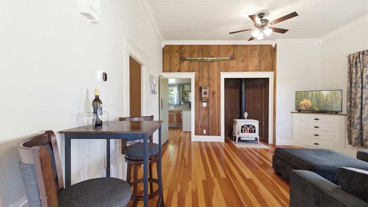 Photo of Livingroom in Angels Camp