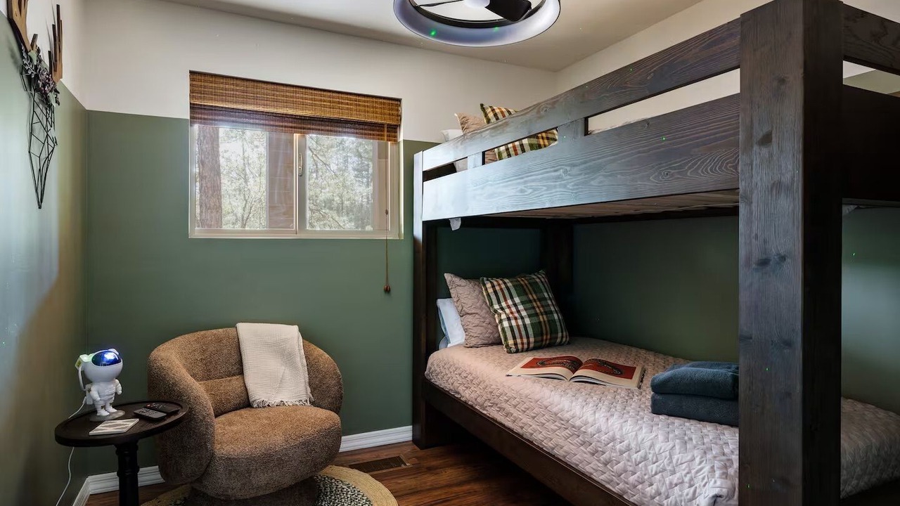 Photo of Bedroom in Strawberry