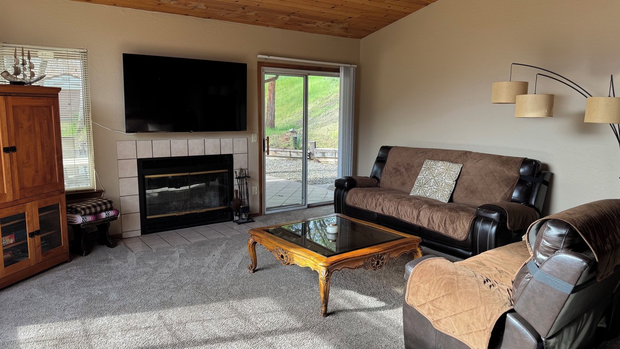 Photo of Livingroom in Three Rivers