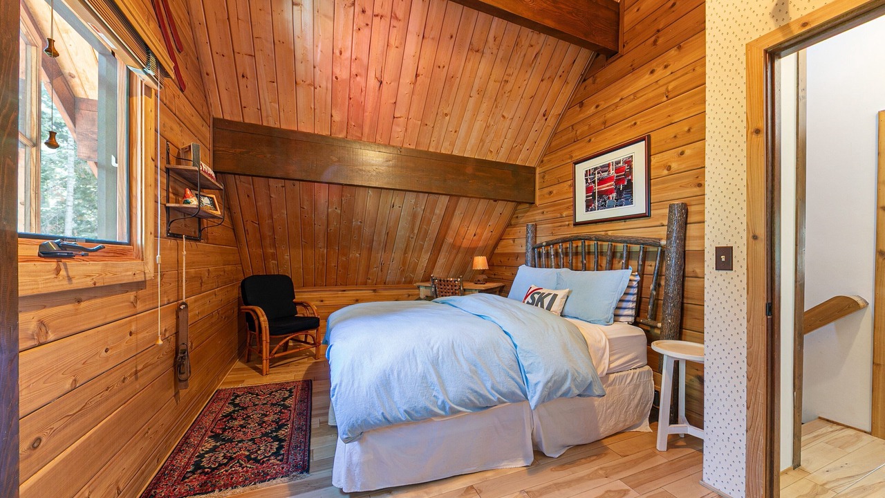 Photo of Bedroom in Tahoe Pines