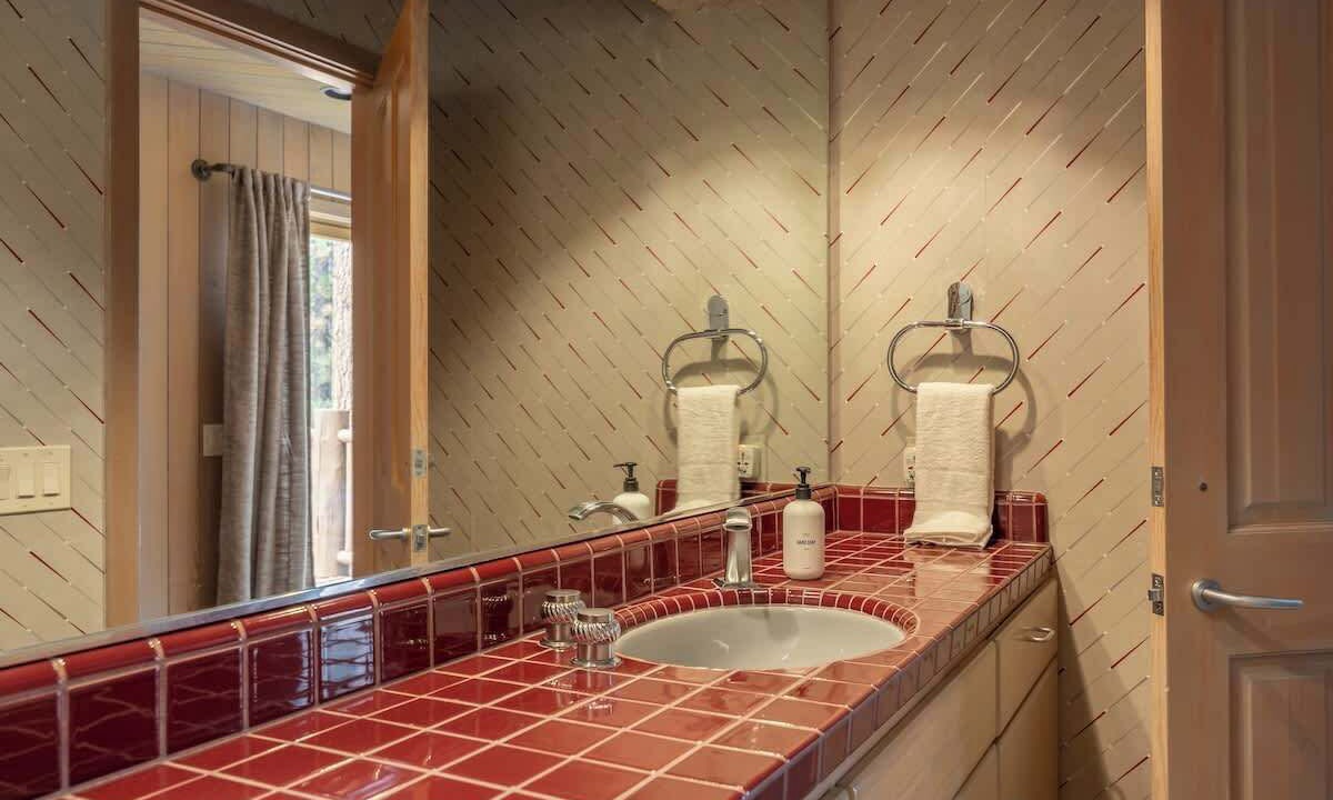 Photo of Bathroom in Evergreen Estates
