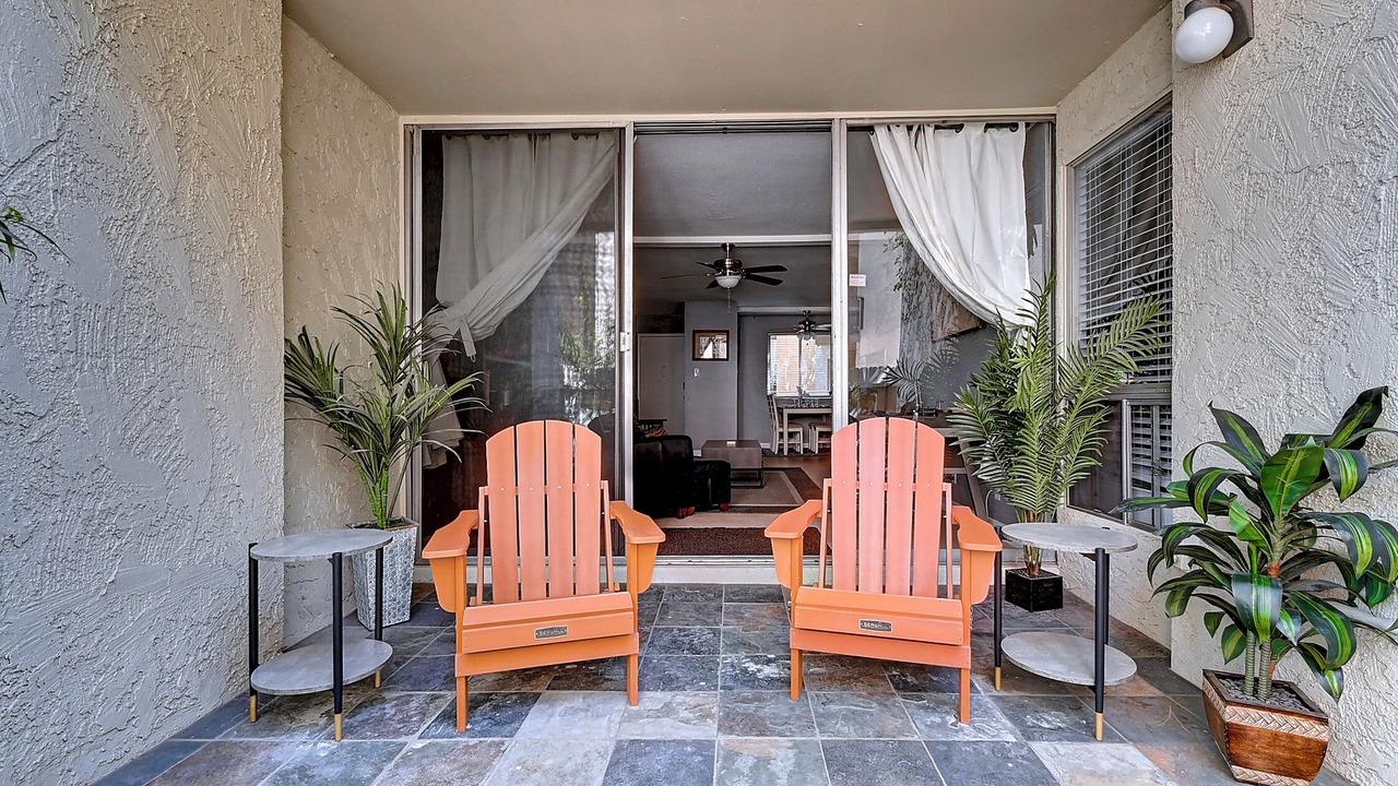 Photo of Patio Balcony in Entertainment District