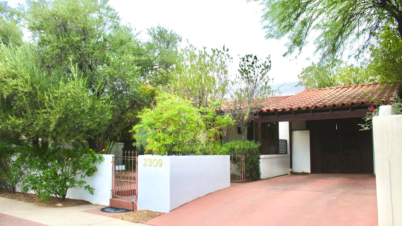 Photo of Outdoor in Sam Hughes