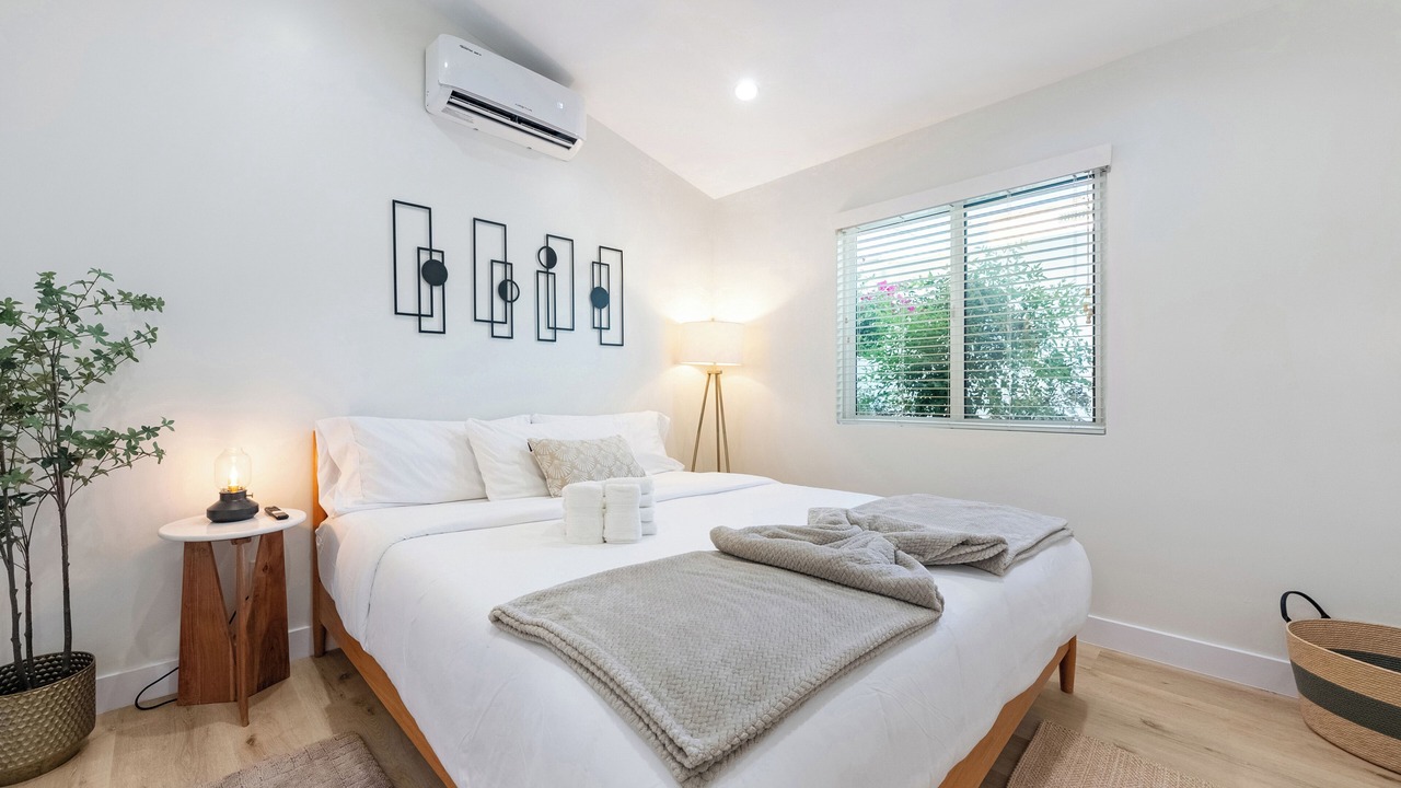 Photo of Bedroom in Mid Central