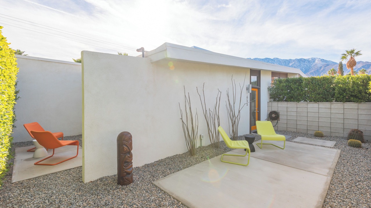 Photo of Patio Balcony in Racquet Club Estates