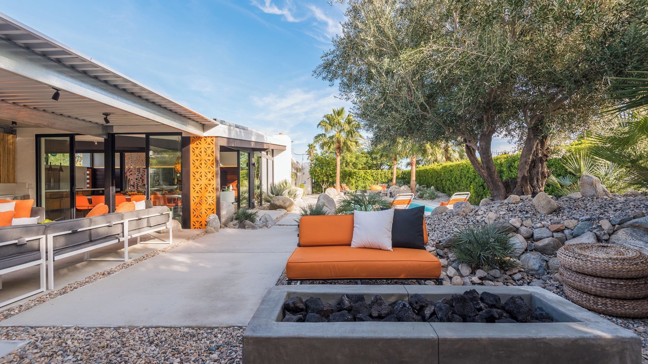 Photo of Patio Balcony in Racquet Club Estates