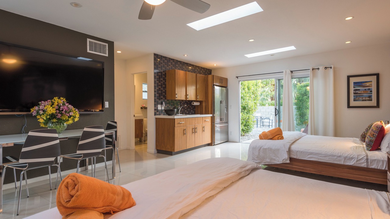Photo of Bedroom in Racquet Club Estates