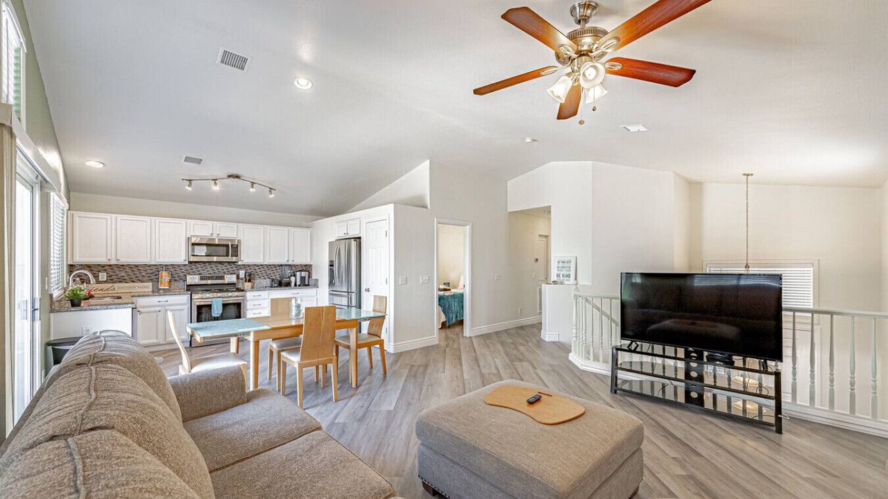 Photo of Livingroom in Silverado Ranch
