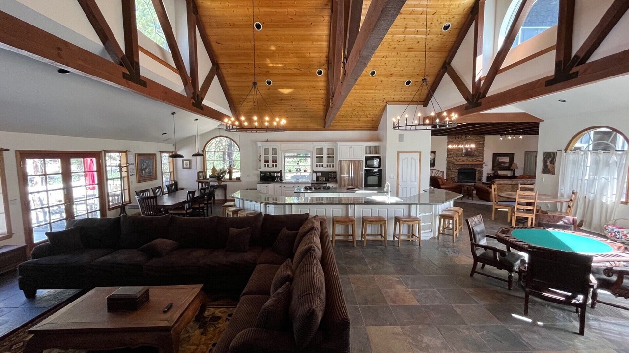 Photo of Livingroom in Fox Farm