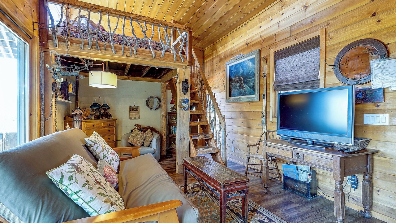 Photo of Livingroom in Idyllwild