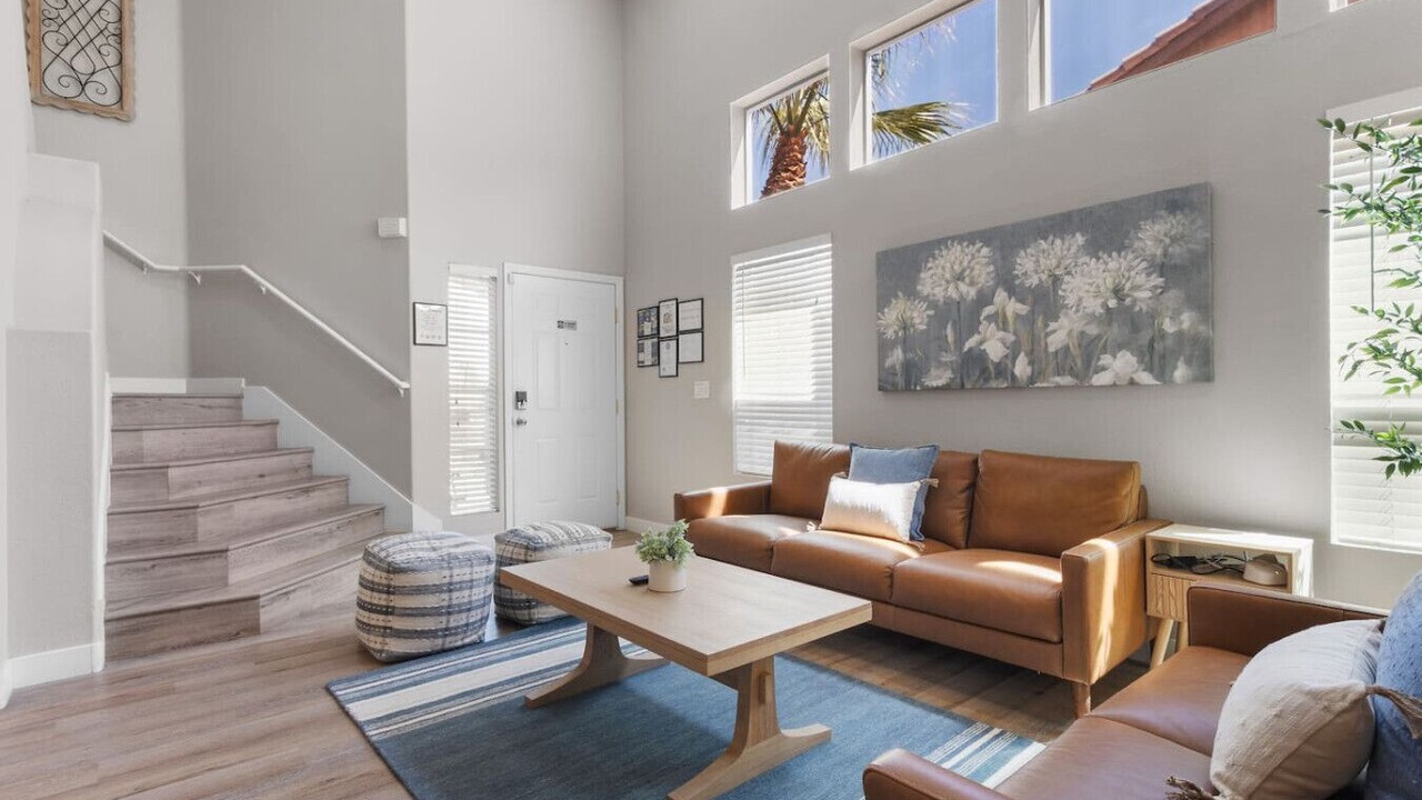 Photo of Livingroom in Highland Hills