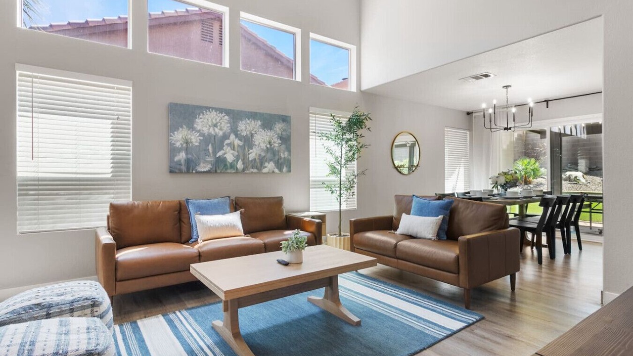 Photo of Livingroom in Highland Hills