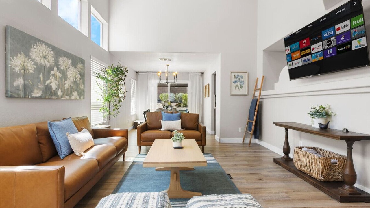 Photo of Livingroom in Highland Hills