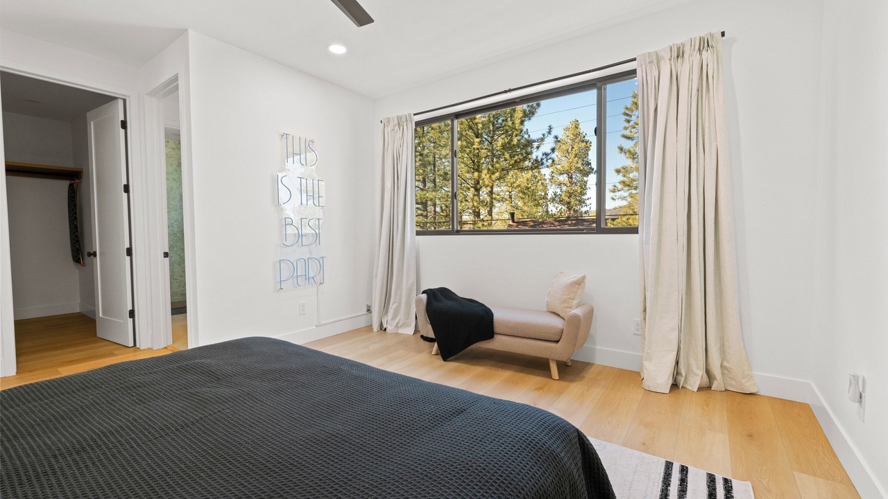 Photo of Bedroom in Big Bear Lake