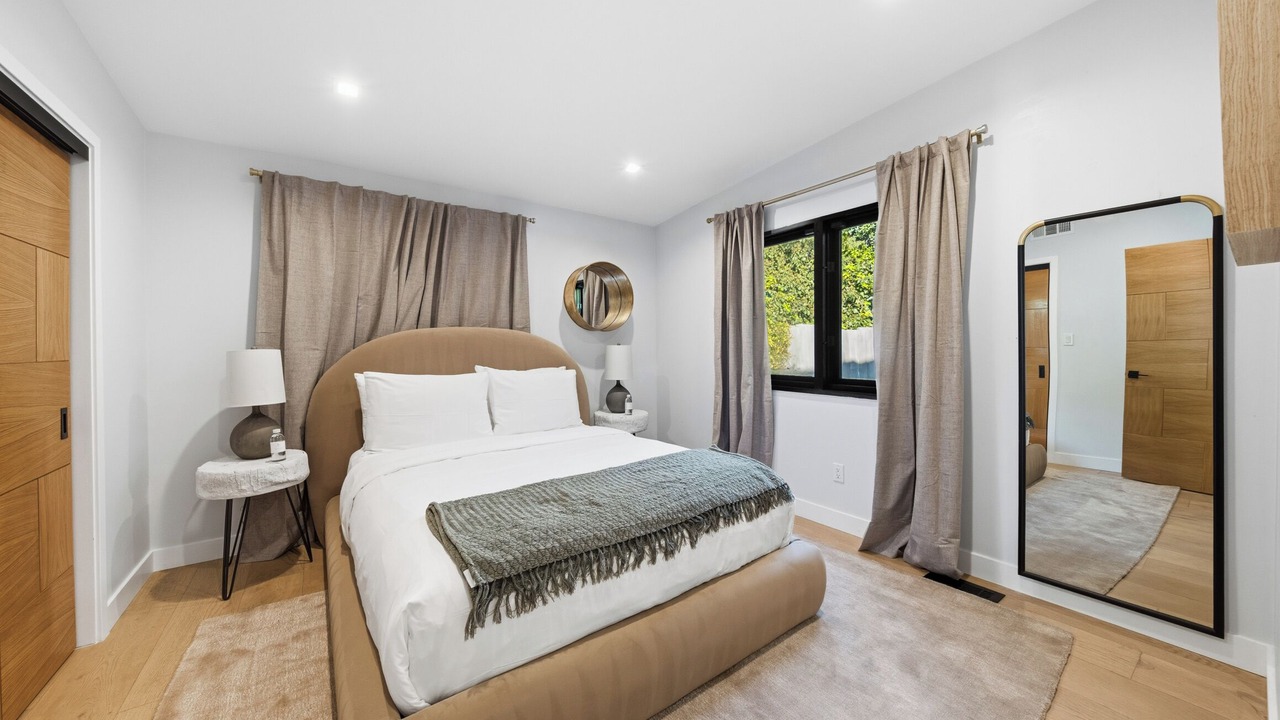 Photo of Bedroom in Studio City