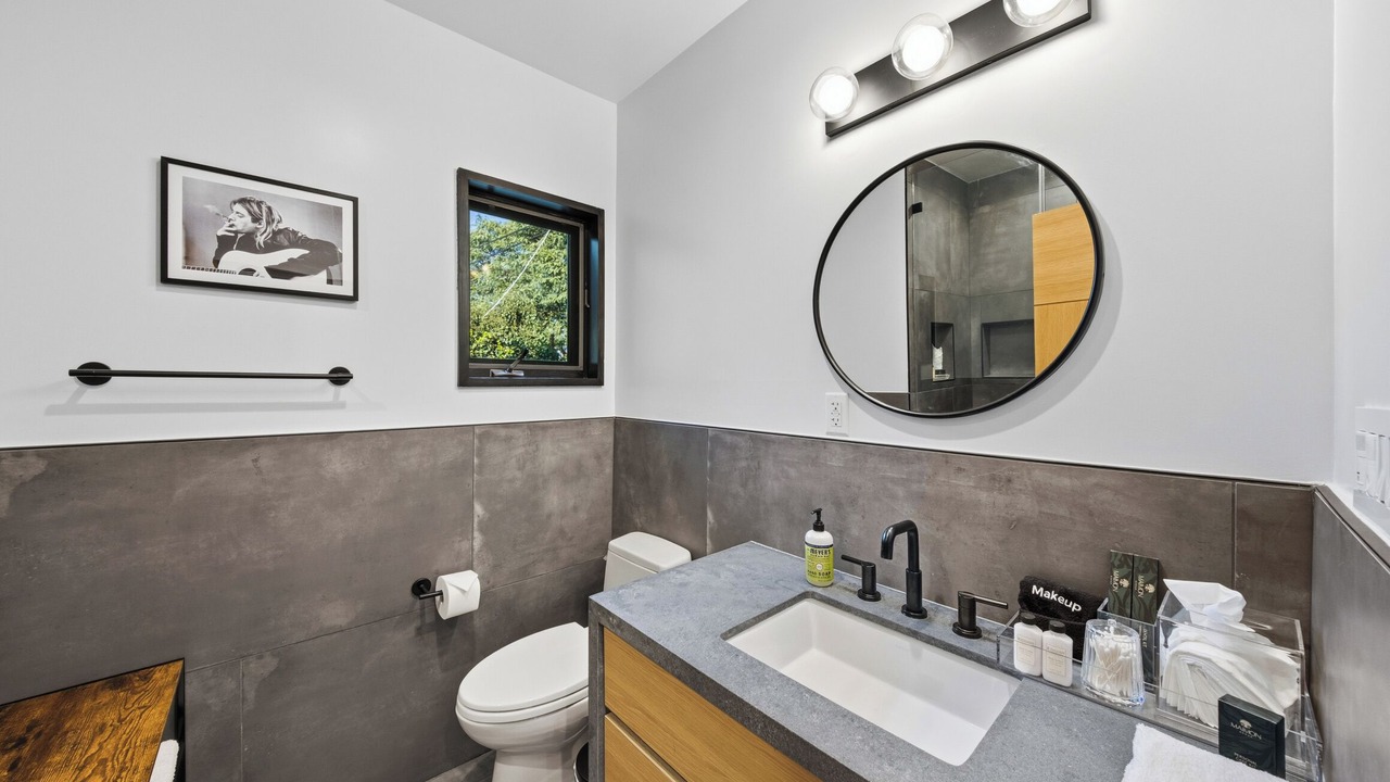 Photo of Bathroom in Studio City