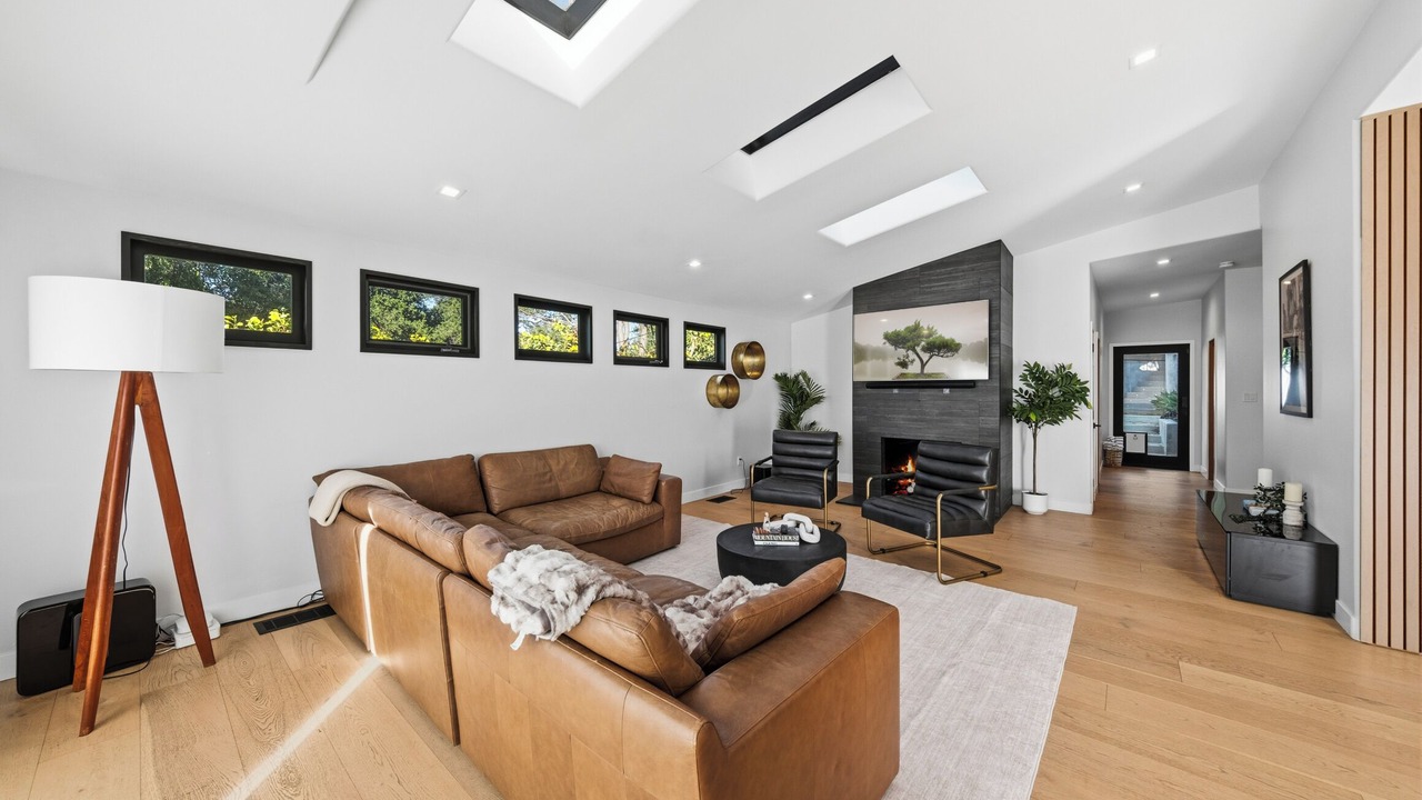 Photo of Livingroom in Studio City