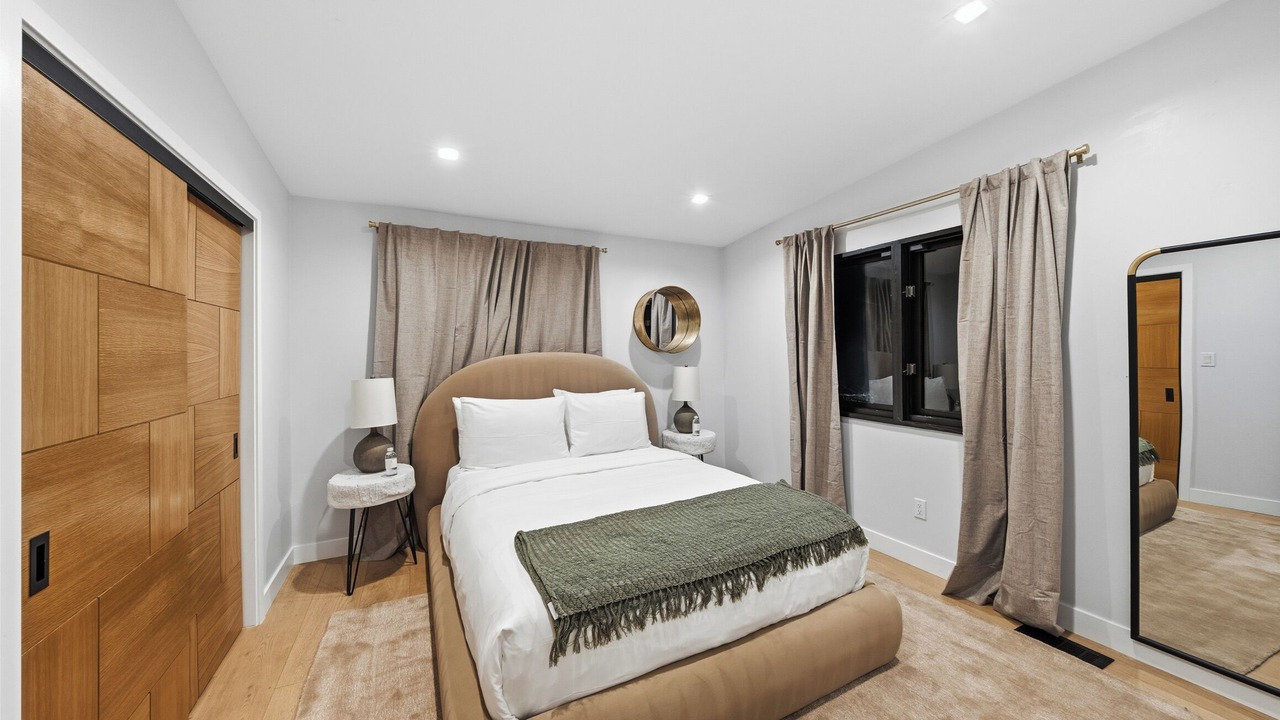 Photo of Bedroom in Studio City