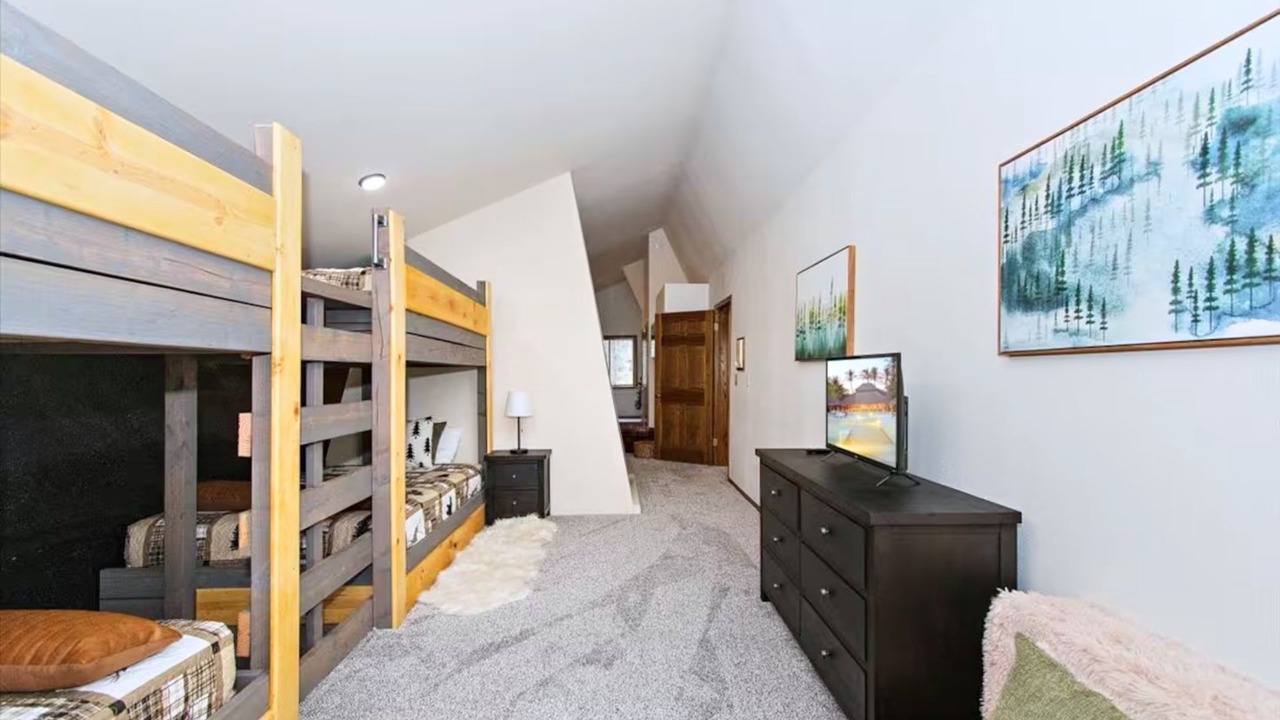 Photo of Bedroom in Summit Estates
