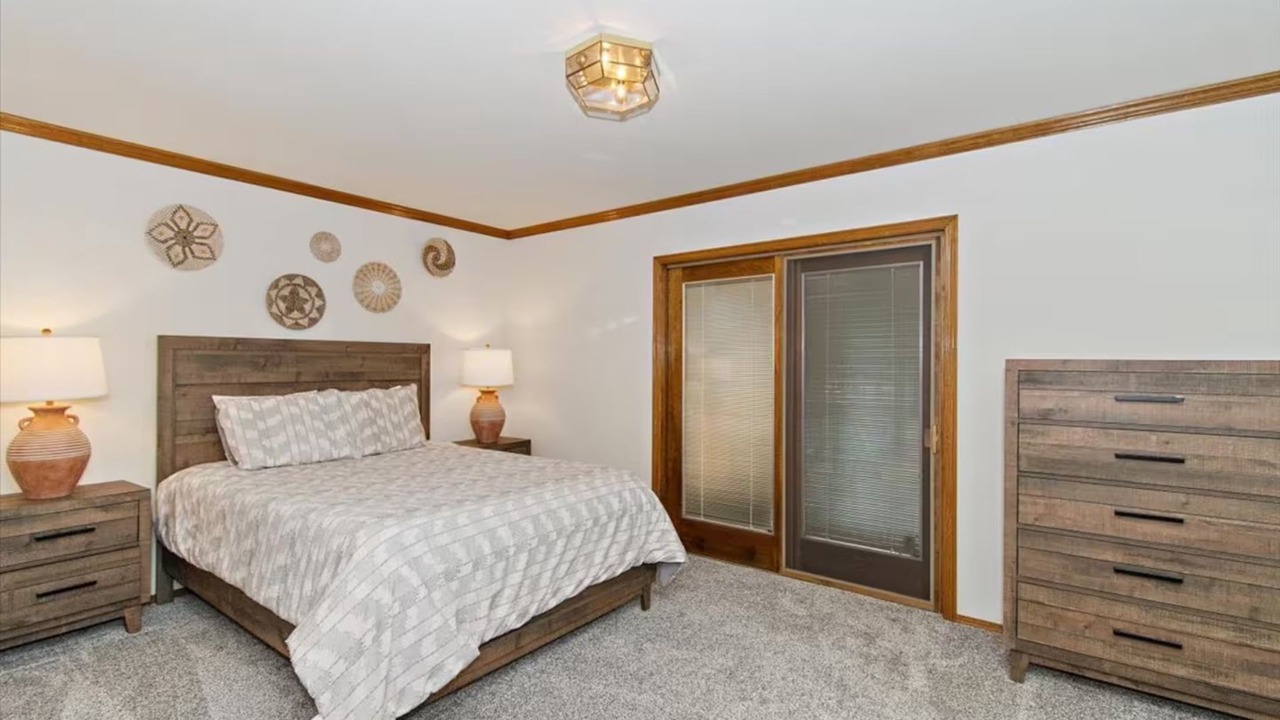Photo of Bedroom in Summit Estates
