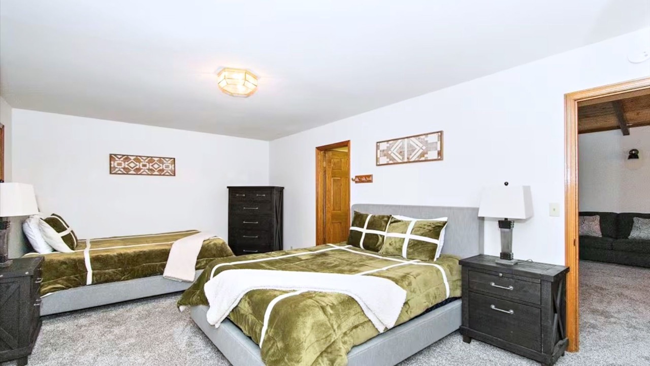 Photo of Bedroom in Summit Estates