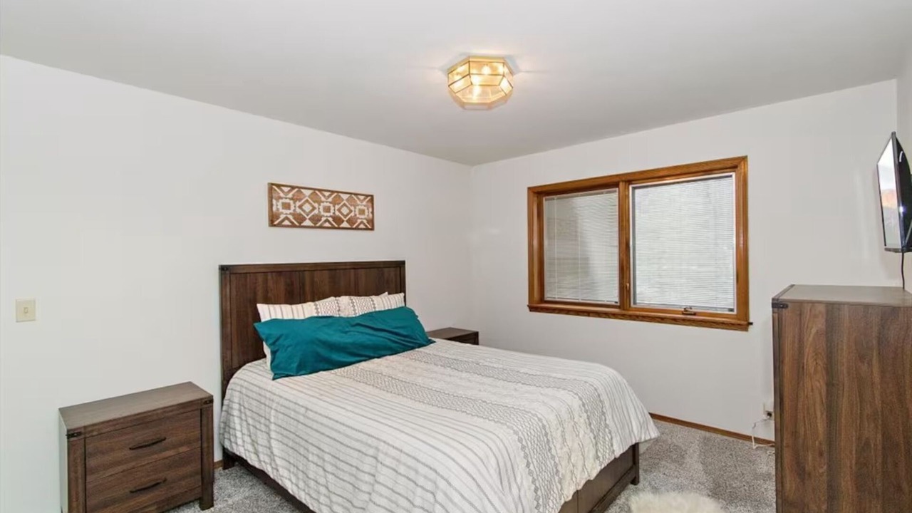 Photo of Bedroom in Summit Estates