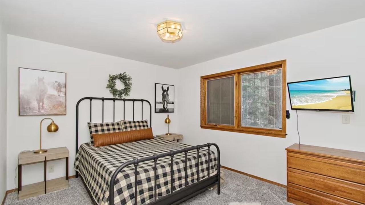 Photo of Bedroom in Summit Estates