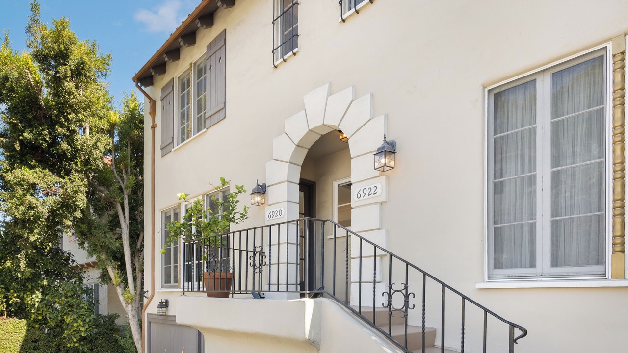Photo of Outdoor in Hollywood Heights