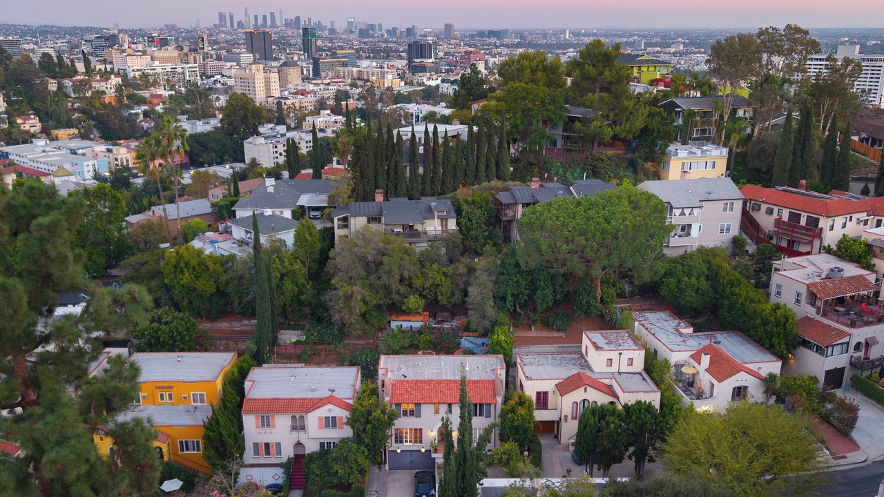 Photo of Others in Hollywood Heights