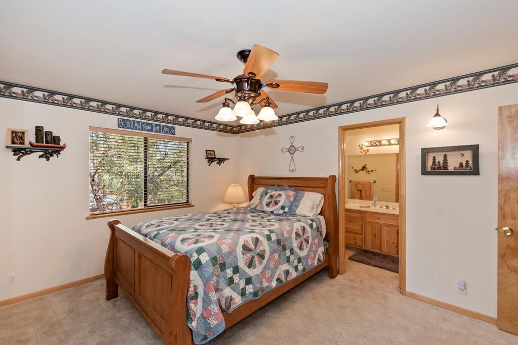 Photo of Bathroom in Upper Moonridge