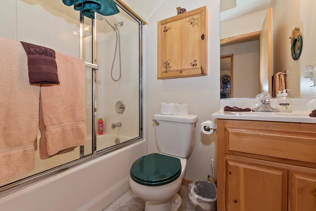 Photo of Bathroom in Upper Moonridge