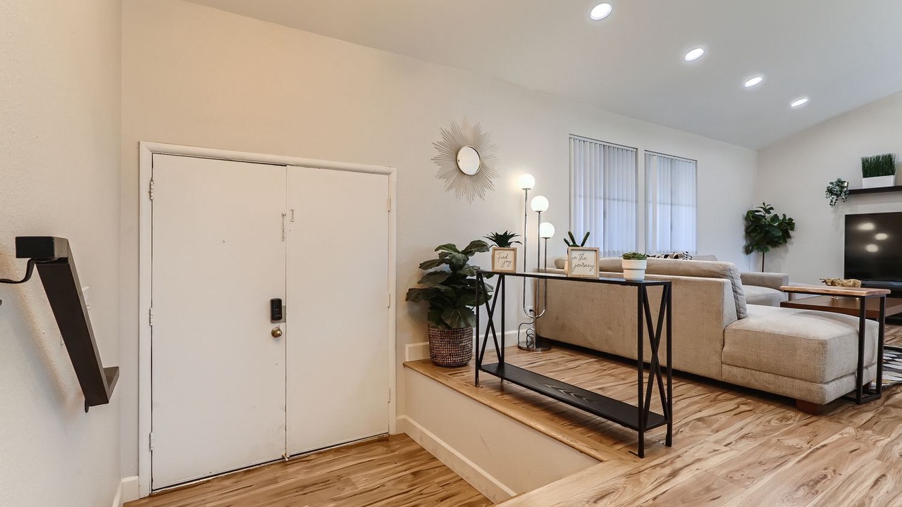 Photo of Livingroom in Spring Valley