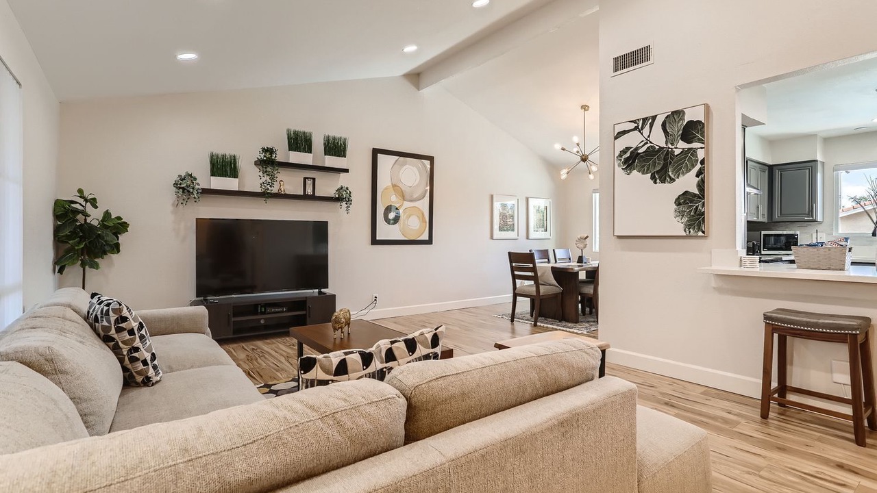 Photo of Livingroom in Spring Valley