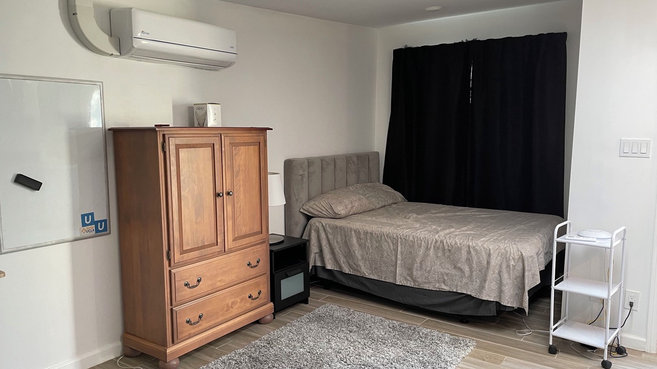 Photo of Bedroom in Inglewood