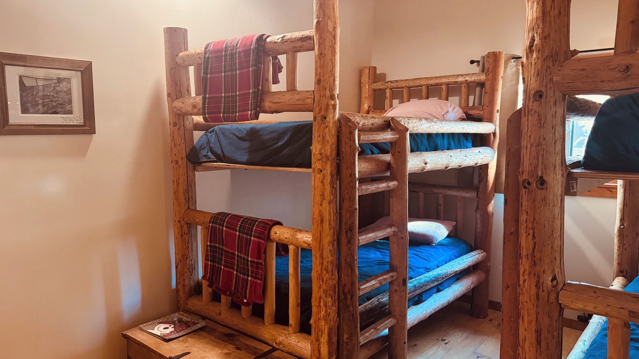 Photo of Bedroom in Green Valley Lake