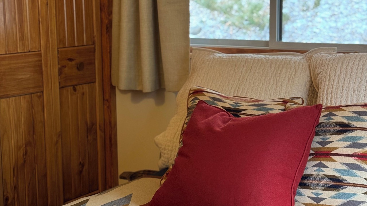 Photo of Bedroom in Green Valley Lake