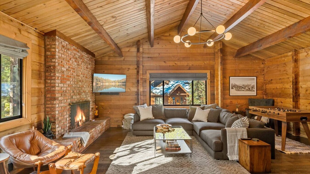 Photo of Livingroom in Eagle Mountain Estates