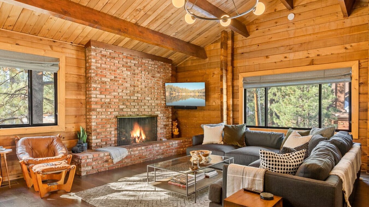 Photo of Livingroom in Eagle Mountain Estates