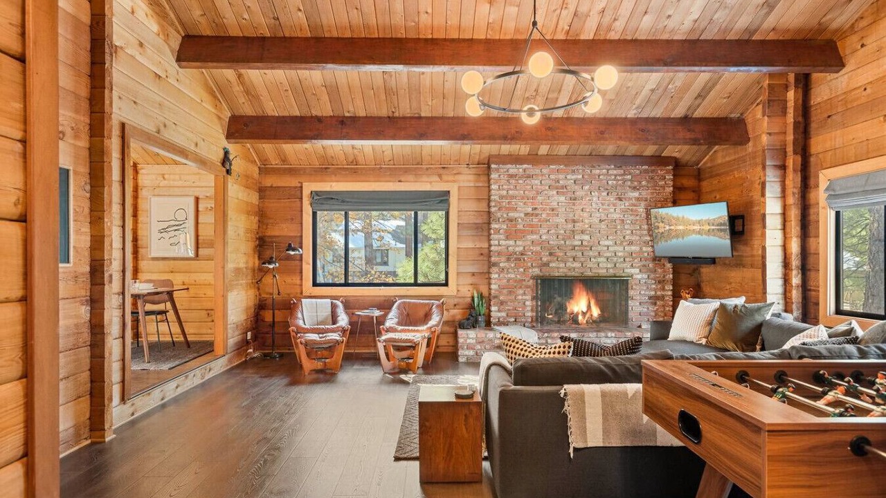 Photo of Livingroom in Eagle Mountain Estates