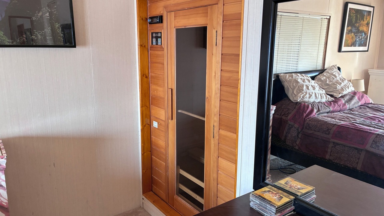 Photo of Bedroom in Wofford Heights